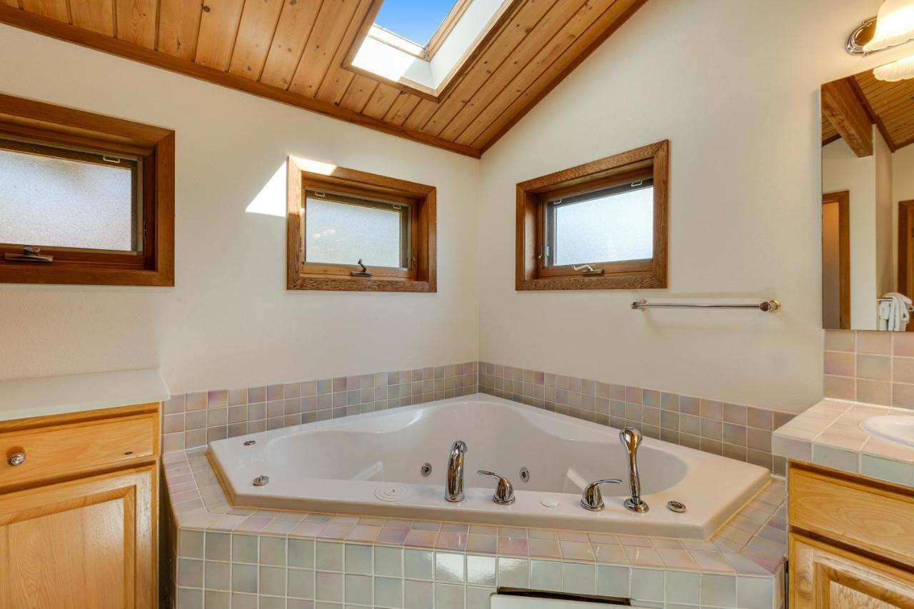 Whidbey Cedar Sunsets Villa Freeland Exterior photo